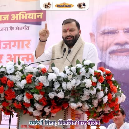 Manoj Goel giving speech at Khadi programme stage